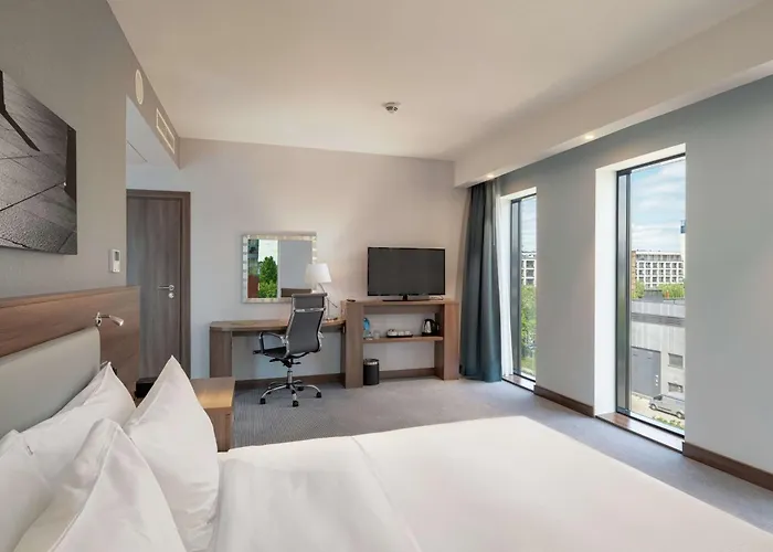 Hotel Hampton By Hilton Mokotow 3*