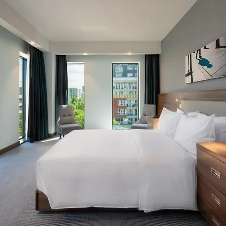 Hampton By Hilton Mokotow 3* ורשה