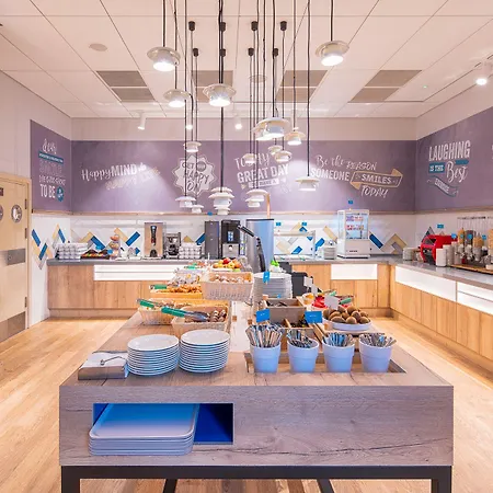 מלון Hampton By Hilton Mokotow