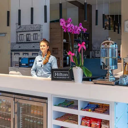 מלון Hampton By Hilton Mokotow ורשה