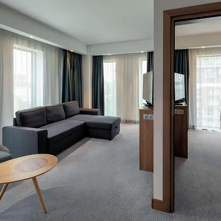 Hampton By Hilton Mokotow 3* ורשה