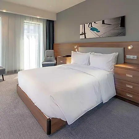 Hampton By Hilton Mokotow فندق