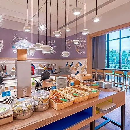 Hampton By Hilton Mokotow فندق وارسو