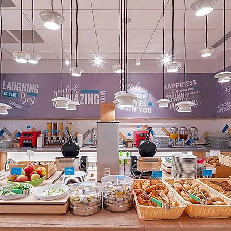 Hampton By Hilton Mokotow فندق