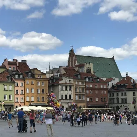 Hampton By Hilton Mokotow מלון 3*